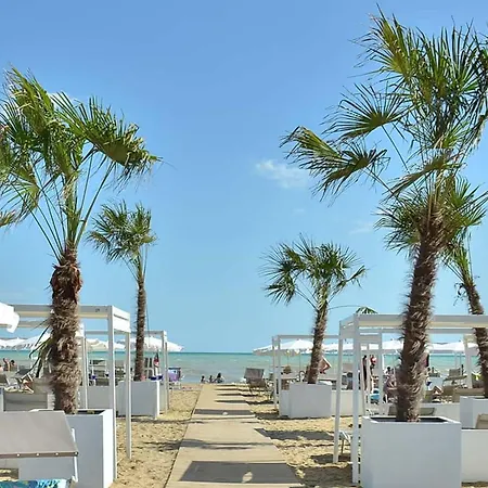 Chic Seaview With Private Terrace Apartment